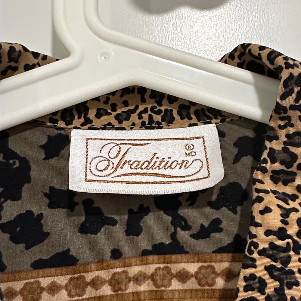 Women's Patterned Button Up - Picture 2 of 3